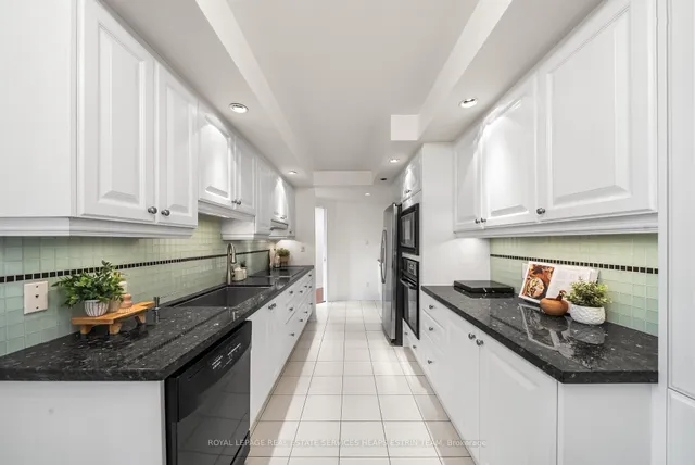 Additional image 18 of 2727 Yonge St Unit 713