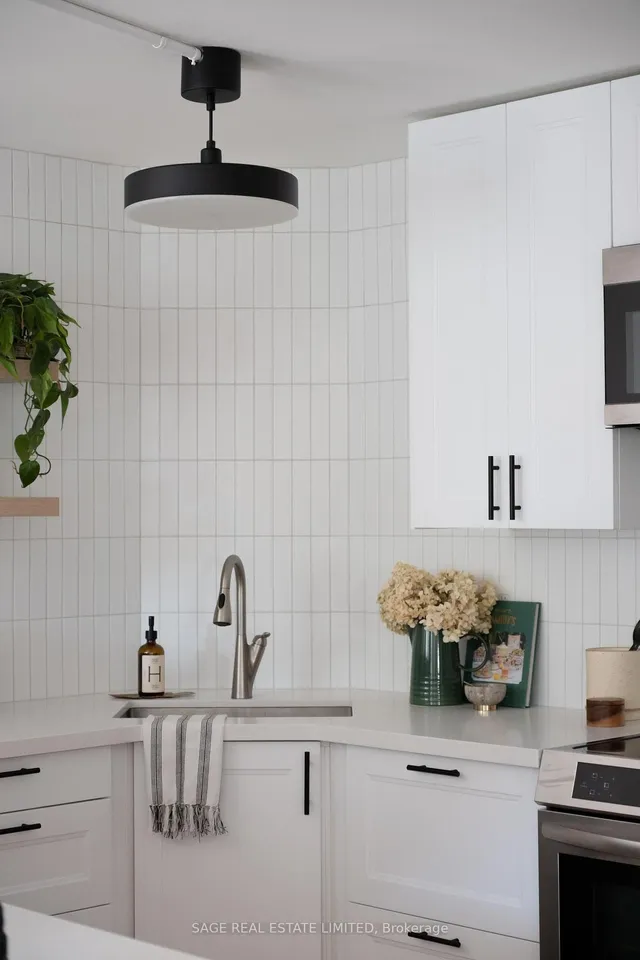 Additional image 11 of 1250 King St Unit 21