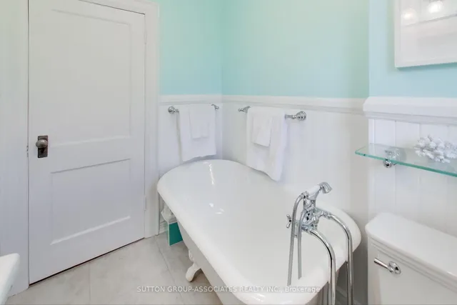 Additional image 22 of 163 Maplewood Ave