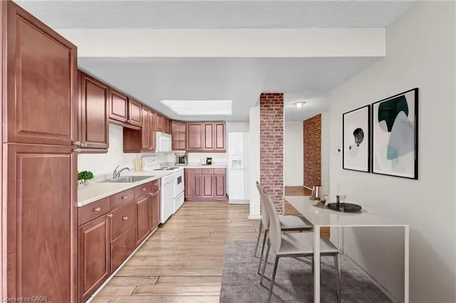 Additional image 13 of 2466 Eglinton Ave