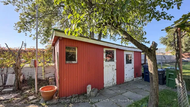 Additional image 35 of 325 Waterloo Ave