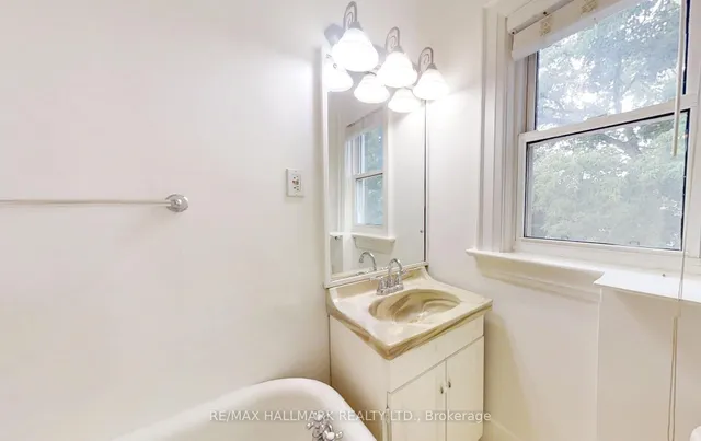 Additional image 20 of 49 Rawlinson Ave