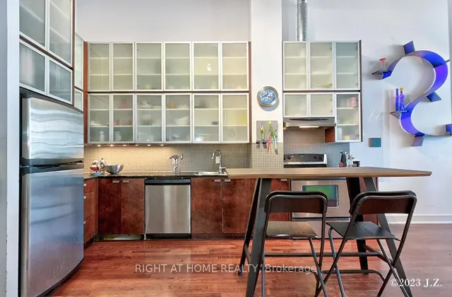 Additional image 7 of 637 Lake Shore Blvd Unit 217