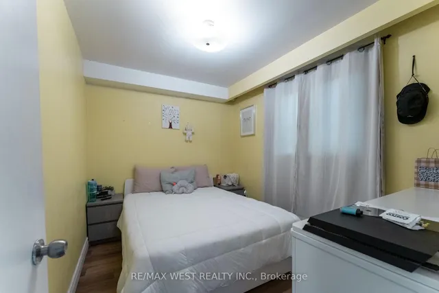 Additional image 29 of 330 Pellatt Ave