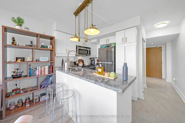 Additional image 10 of 550 Queens Quay Unit 429