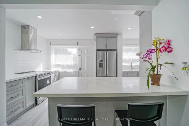 Additional image 11 of 131 Painted Post Dr