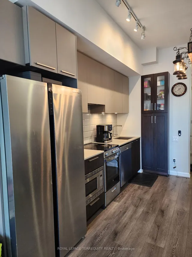 Additional image 28 of 4208 Dundas St Unit 610