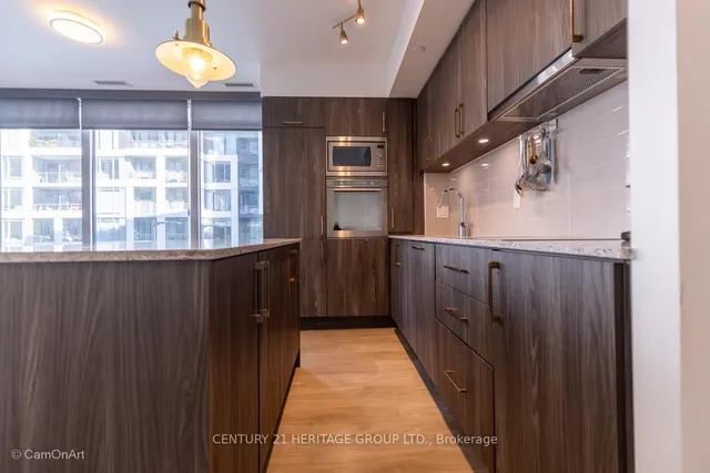 Additional image 20 of 27 Bathurst St Unit 1001