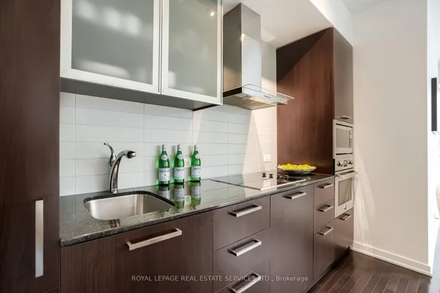 Additional image 13 of 12 York St Unit 407