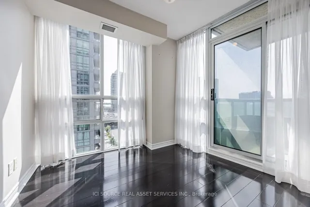 Additional image 4 of 51 Lower Simcoe St Unit 808