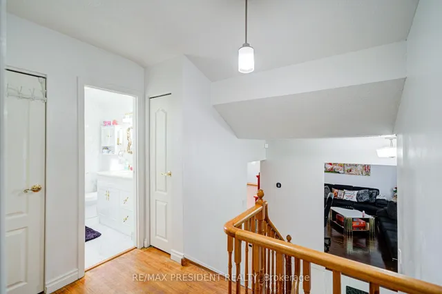 Additional image 17 of 74 Bloomington Cres