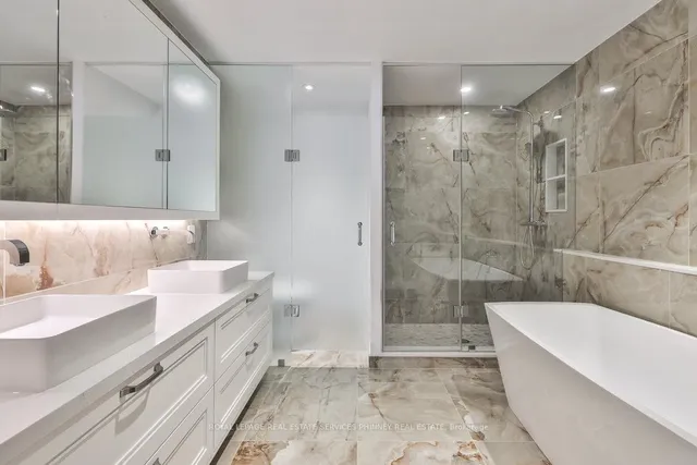 Additional image 26 of 155 Merchants' Wharf Unit 214