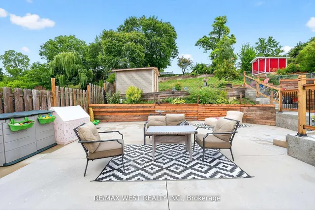 Additional image 29 of 54 Barker Ave