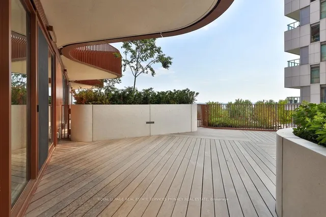 Additional image 18 of 155 Merchants' Wharf Unit 214