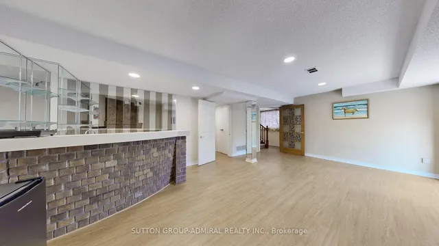 Additional image 39 of 33 Carnival Crt