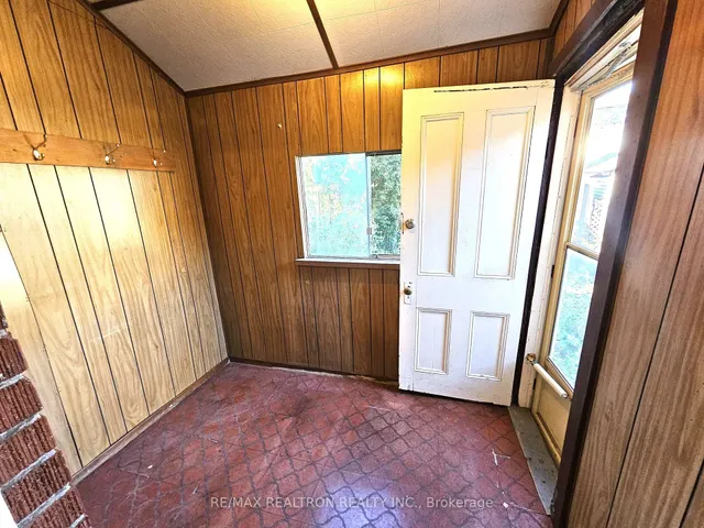 Additional image 21 of 30 Livingstone Ave