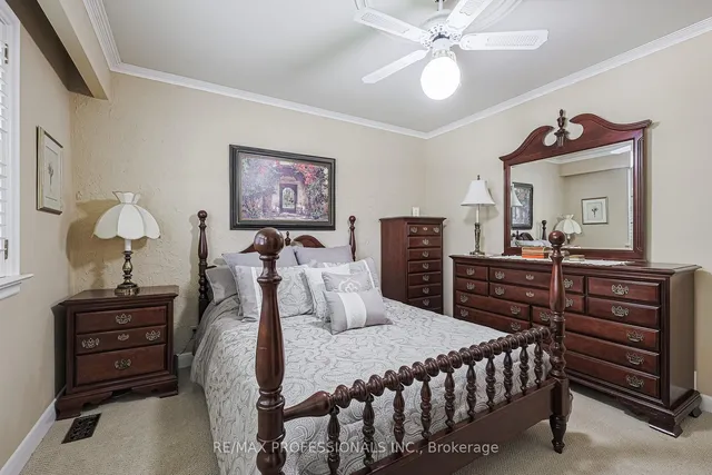 Additional image 25 of 55 Old Burnhamthorpe Rd