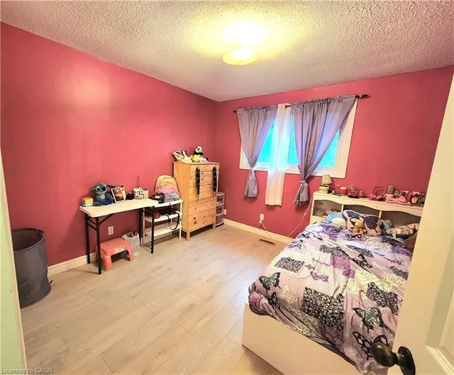 Additional image 36 of 32 Mowat Blvd Unit 8