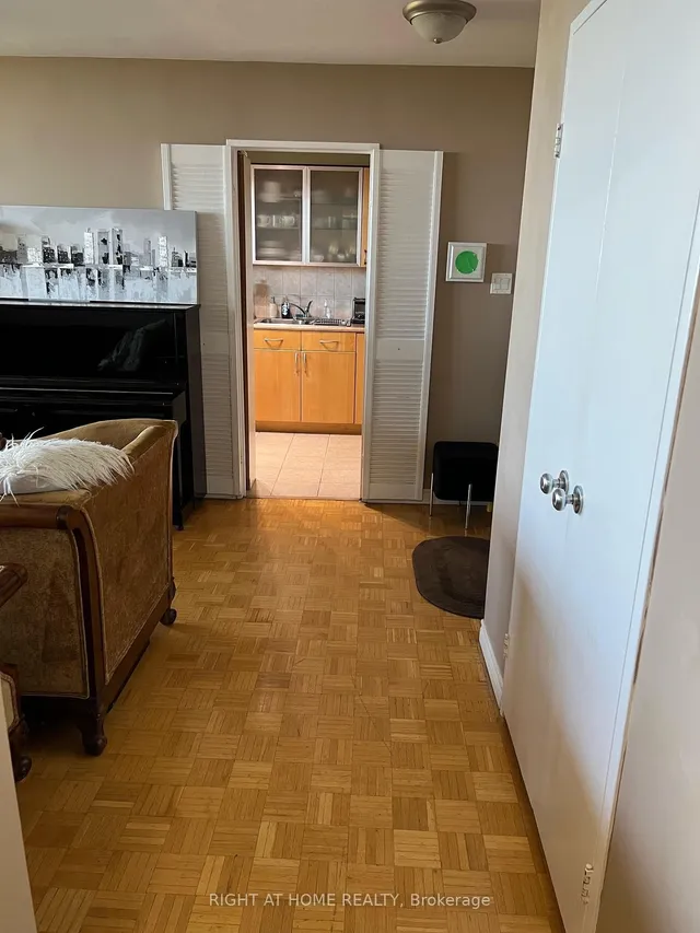 Additional image 9 of 360 Ridelle Ave Unit 1812