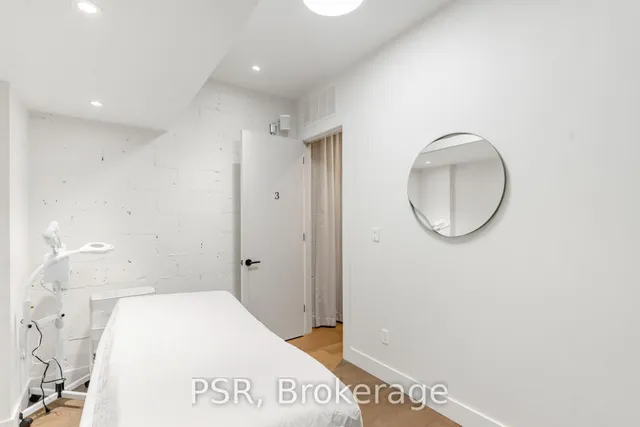 Additional image 31 of 1656 Queen St
