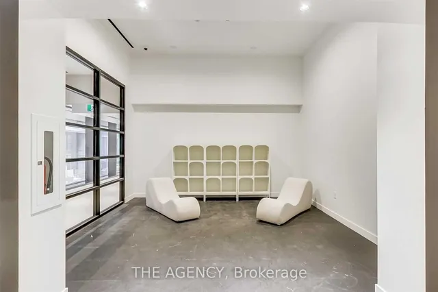 Additional image 28 of 39 Roehampton Ave Unit 4506
