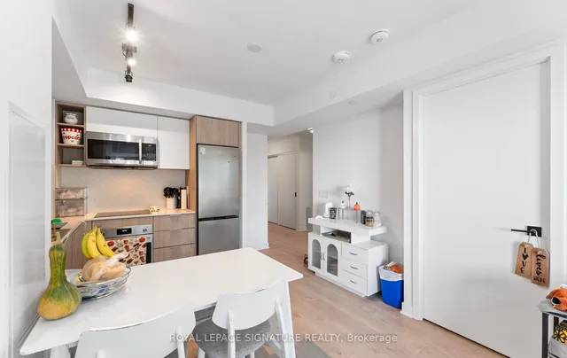Additional image 16 of 36 Zorra St Unit 408