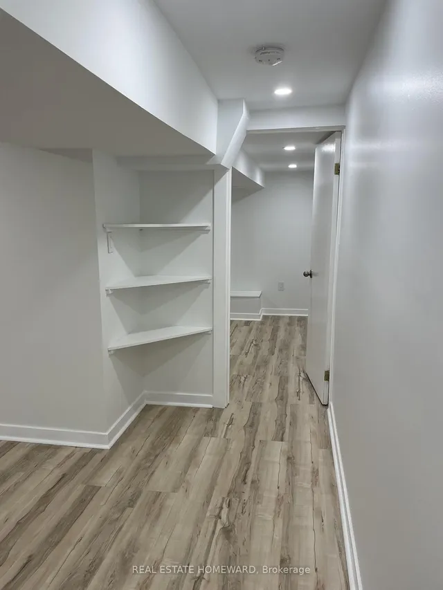 Additional image 7 of 1191 Woodbine Ave