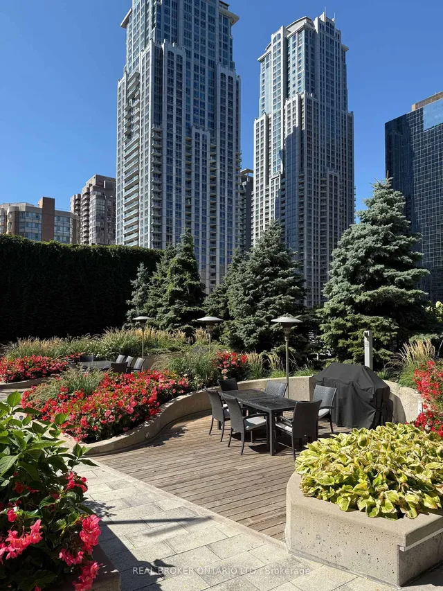 Additional image 23 of 388 Yonge St Unit 7510