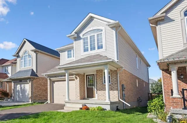 Additional image 3 of 416 Beaumont Cres