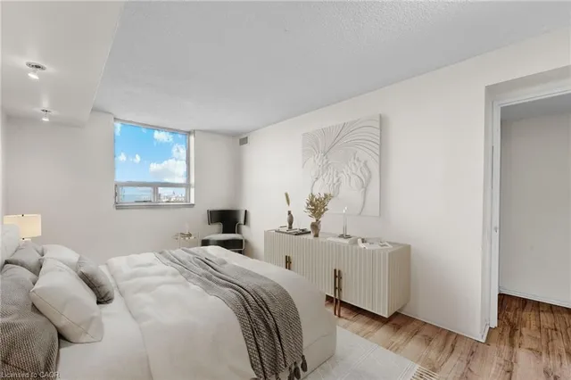 Additional image 22 of 2466 Eglinton Ave