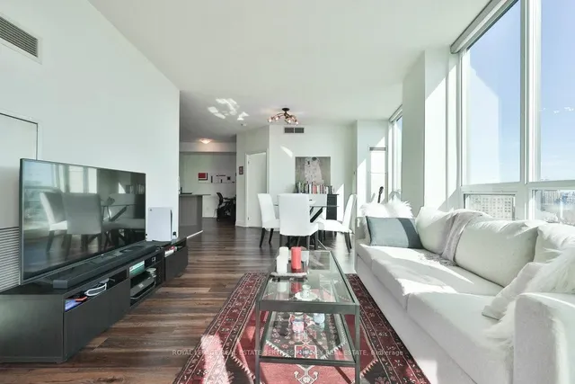 Additional image 18 of 16 Yonge St Unit 3109