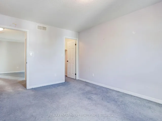 Additional image 33 of 36 Lemon Grass St