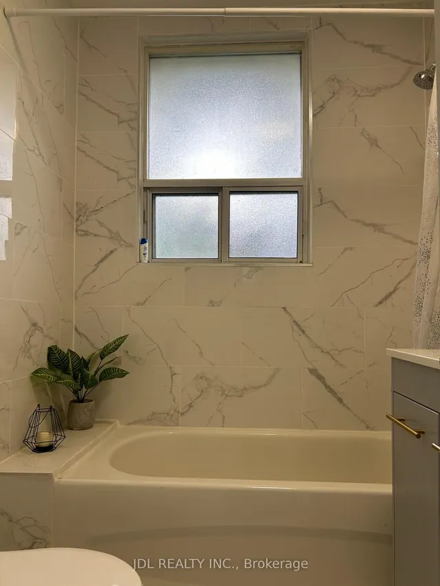 Additional image 27 of 18 Cadillac Ave Ave