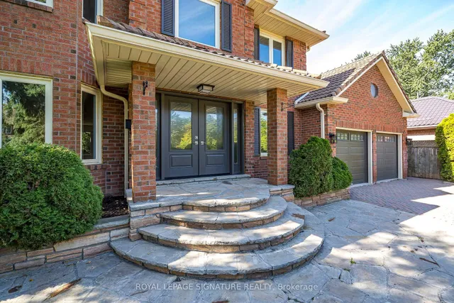 Additional image 2 of 11 Royal Rouge Tr