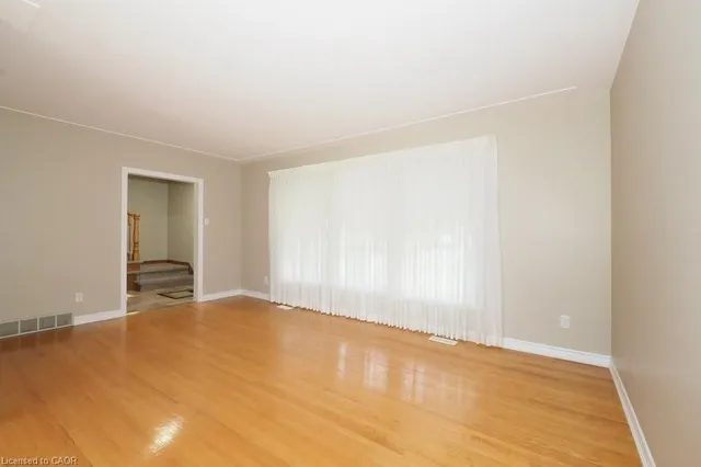 Additional image 9 of 15 Niagara Rd