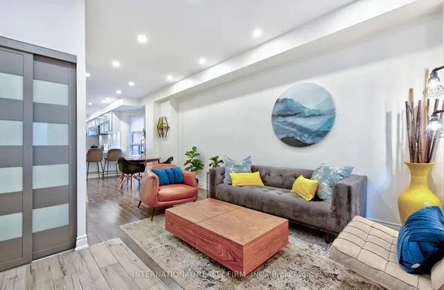 Additional image 4 of 717 Palmerston Ave