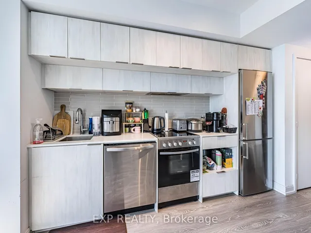 Additional image 8 of 181 Dundas St Unit 3708
