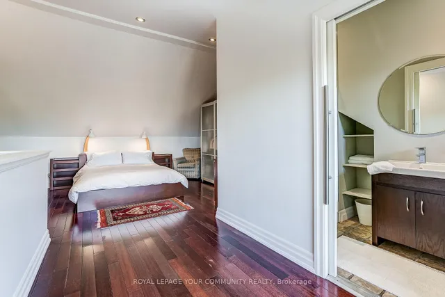 Additional image 30 of 13 Howland Rd