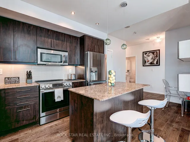 Additional image 16 of 55 Bremner Blvd Unit 4501