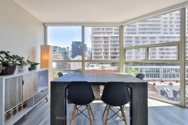 Additional image 30 of 701 King St Unit 811