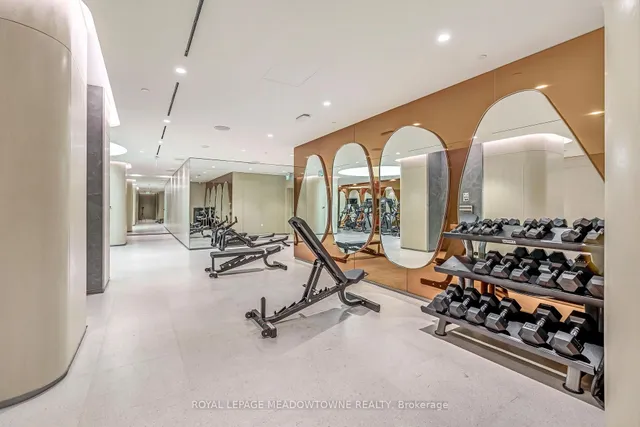 Additional image 44 of 155 Merchants' Wharf Unit 826