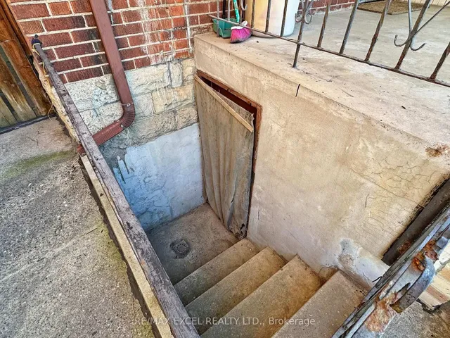 Additional image 31 of 449 Christie St