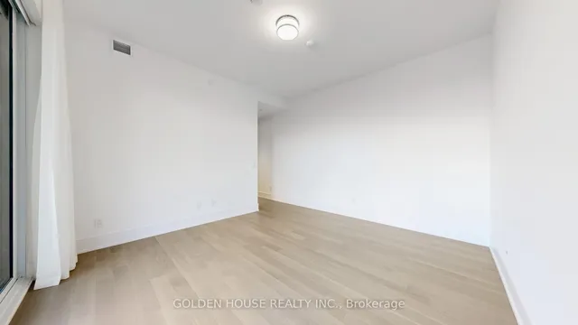 Additional image 17 of 155 Merchants' Wharf Unit 1311