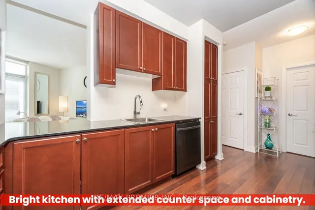 Additional image 12 of 135 Village Green Sq Unit 318