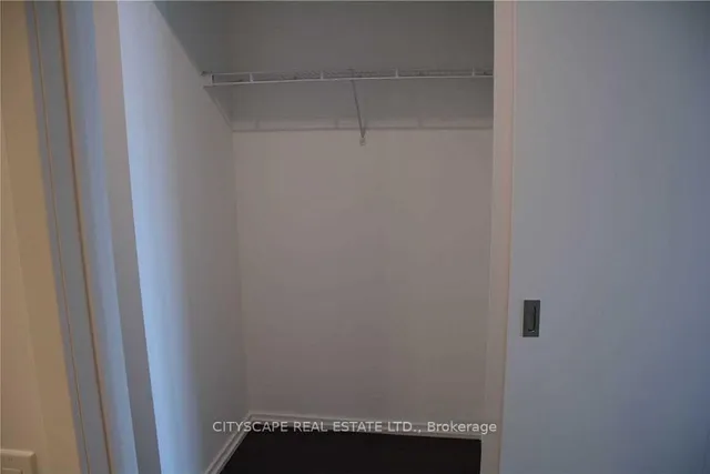 Additional image 8 of 197 Yonge St Unit 4811