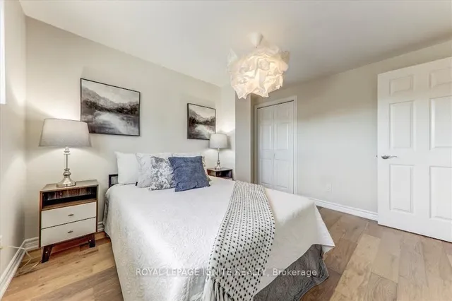 Additional image 20 of 26 Halfmoon Sq