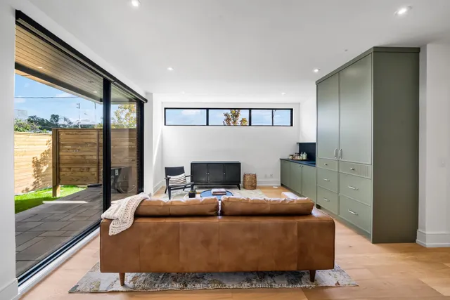 Additional image 40 of 38 Evergreen Gdns