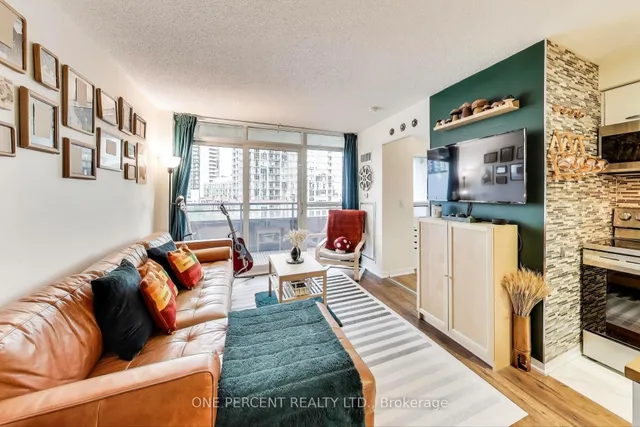 38 Joe Shuster Way Unit 723