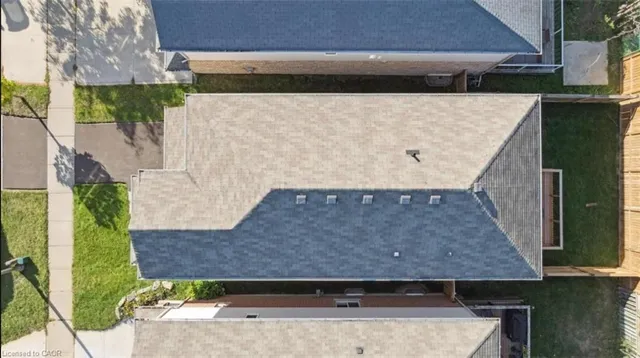 Additional image 38 of 416 Beaumont Cres