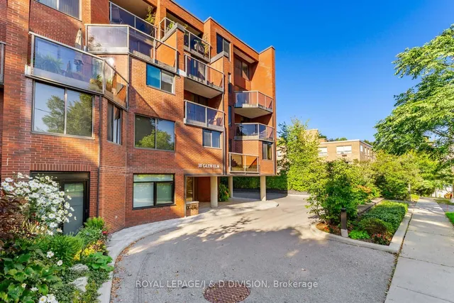 30 Glen Elm Ave Unit 305